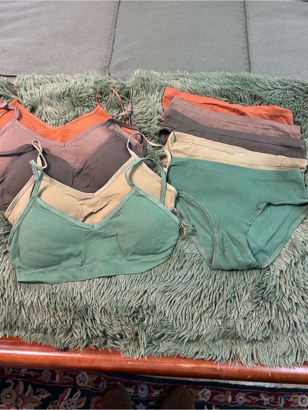 Ribbed Seamless Bralette & Brief Set - Rust / Mixed Colors